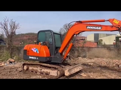 DOOSAN 5.76 メートル 最大ダンピング高度の効率的な動作のための小型掘削機