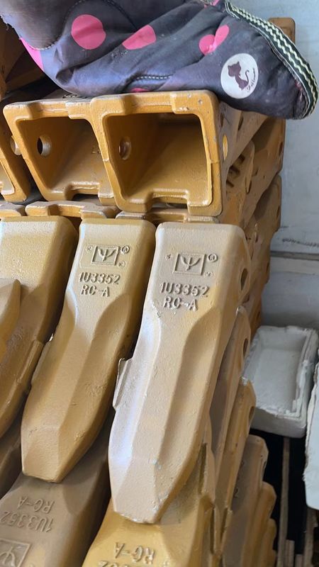 合金鋼 エグババター バケット 歯 鋳造 鋳造 IU3352 猫のための岩歯 E320