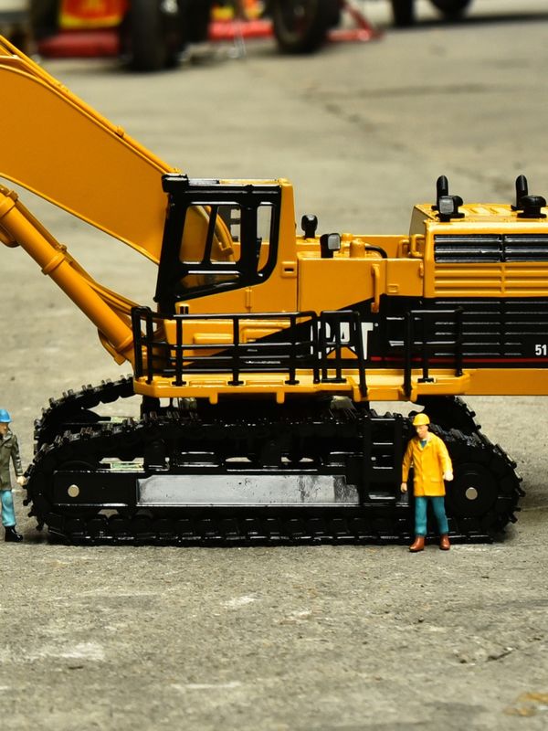 カーター CAT5110B大型掘削機コレクション モデル エンジニアリング 車両 組み合わせ 金属 シミュレーション 手品 飾り