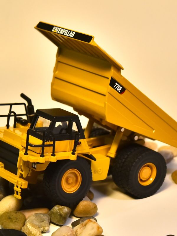 NORSCOT CAT775E ダンプトラック 1/64 スケール合金型車 収集品