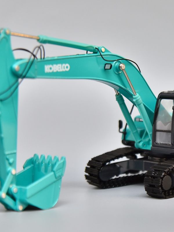 KOBELCO SK330合金掘削機 1/50スケール メタル コレクション 飾り 玩具