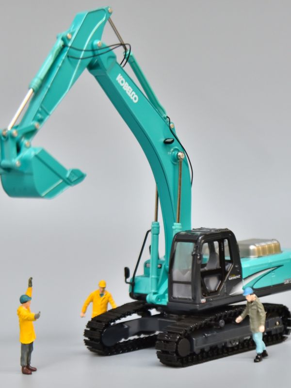 KOBELCO SK330合金掘削機 1/50スケール メタル コレクション 飾り 玩具