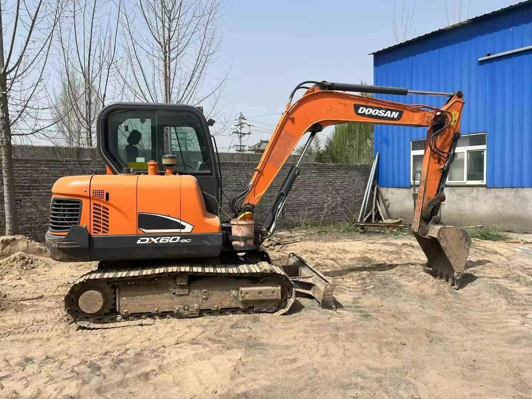 整備状態で 敷地整備用用 2020年 ドーサン DX60-9C 6トンの掘削機