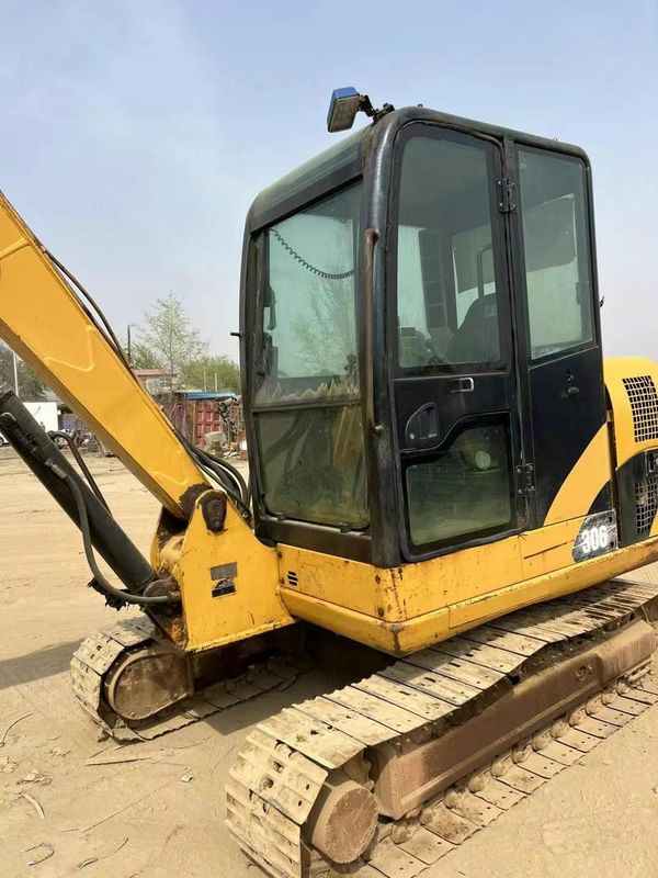 作業 に 備え て いる 中古 306D 掘削 機 良好 な 整備 信頼 できる 状態