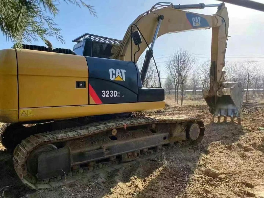 中古 カタピラー 323D 掘削機 状態良好 重い建設作業に備えています