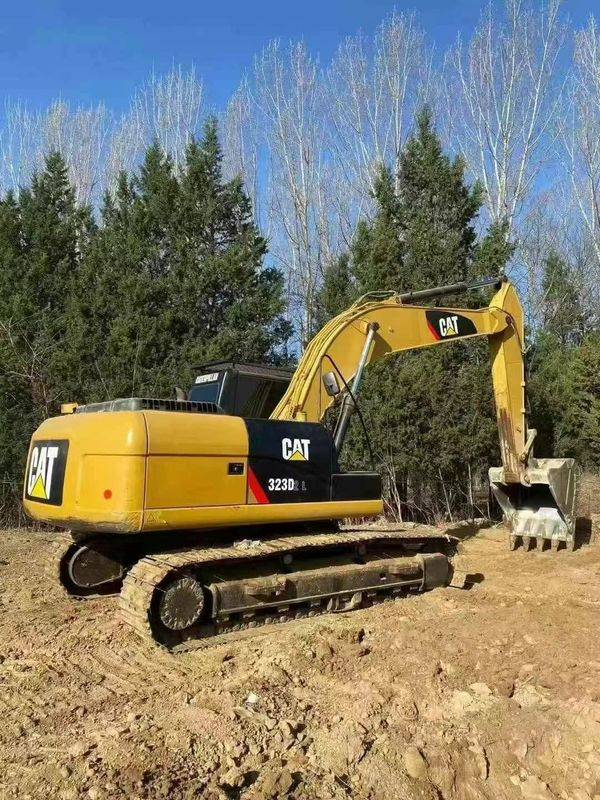中古 カタピラー 323D 掘削機 状態良好 重い建設作業に備えています