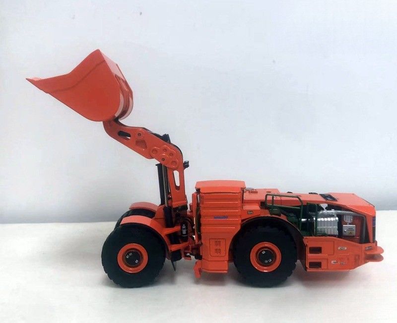 コマツー WX220H 1:50 ハイブリッド地下積載機 合金 鋳造型鉱山車 限定 収集品