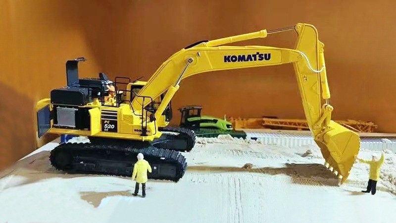 1/43 スケール コマツー PC520LC-11M0 合金型 鋳造型掘削機モデル - ライセンス収集品