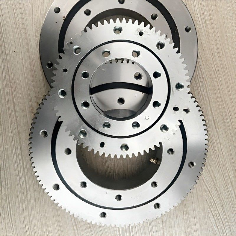 ヘビーデューティー油圧ショベル旋回ベアリング 011.45.1600.03 ロータリーテーブルギアベアリング