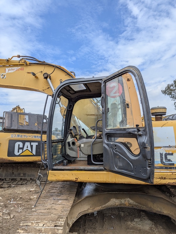 高トルクで重建設に最適、整備の行き届いた中古柳工922E 22トンクラス油圧クローラーショベル