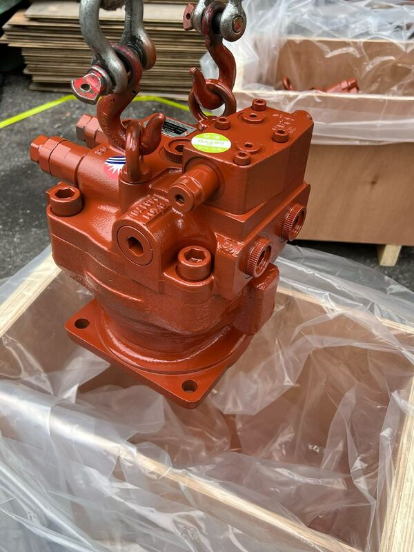 掘削機の予備品 SUMWARD SWE500 ピストン ポンプ モデル M5X130CHB MFG NO 用スイング モーター。 01FA2045
