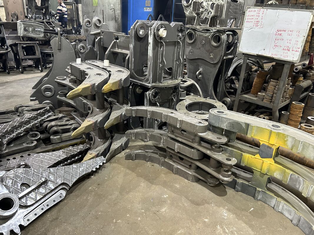 工場 オーダーメイド 重量掘削機 水力廃棄物 金属切削 古い車 船舶切削 鋭い刃 360°回転 鉄棒管切削